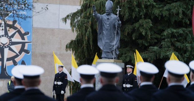 Urząd Miasta Gdyni zapowiada obchody XXVI Dnia Papieskiego 11 października w Gdyni. Uczestnicy przejdą od Pomnika Ofiar Grudnia 1970 do pomnika św. Jana Pawła II, a w związku z uroczystościami czasowo zamknięte będą odcinki alei Marsz. J. Piłsudskiego i ulicy Świętojańskiej.